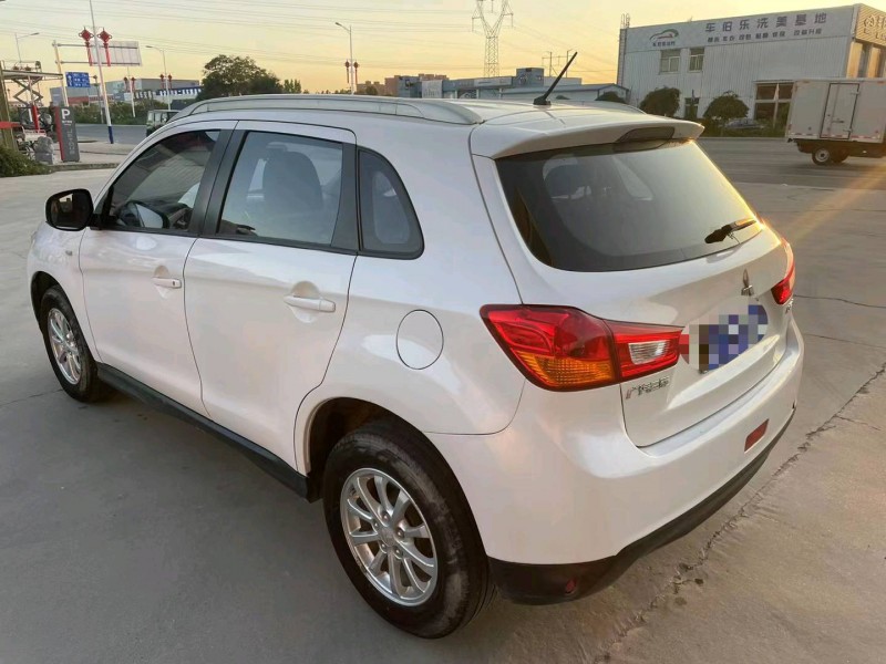 保定15年三菱劲炫6