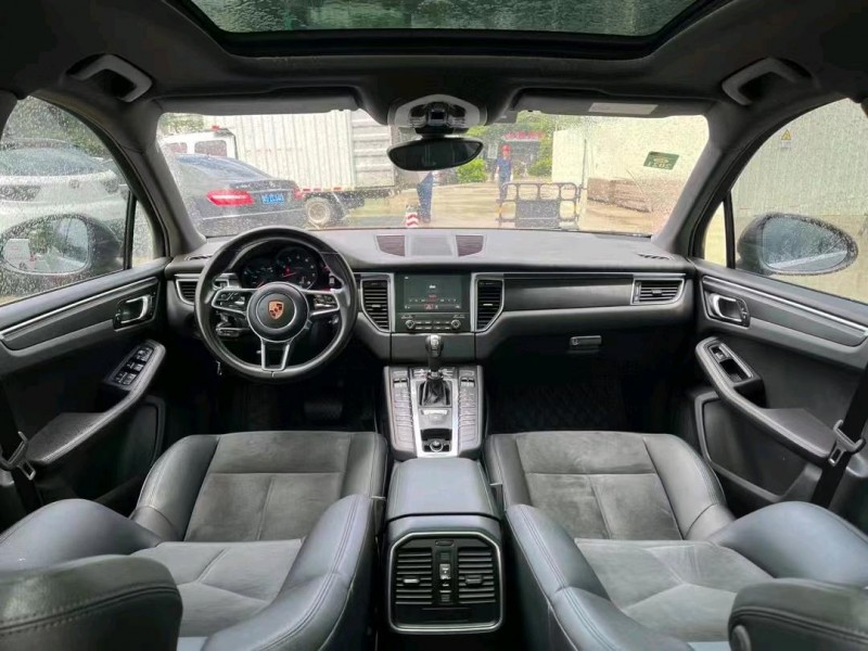 东莞17年保时捷Macan5