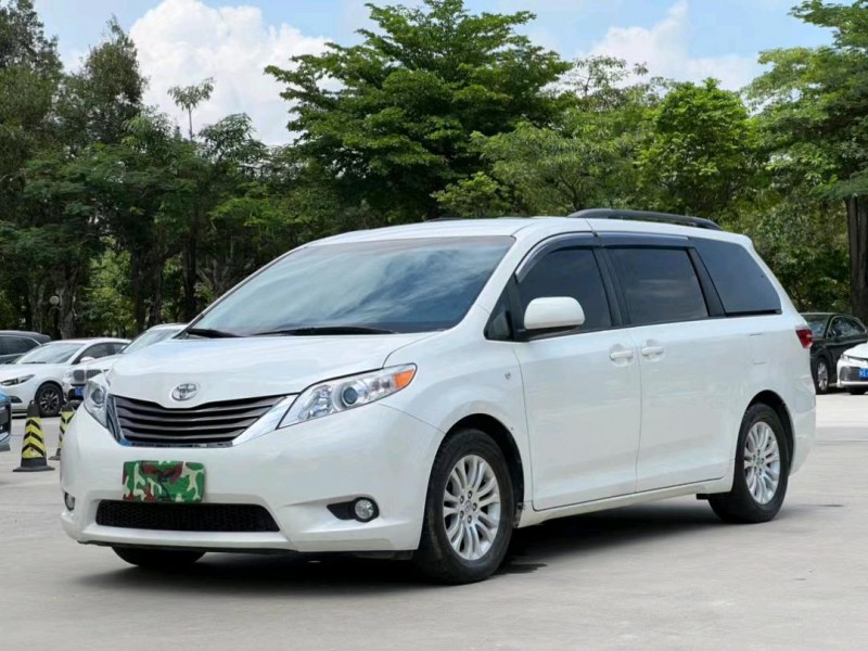 东莞17年丰田塞纳3