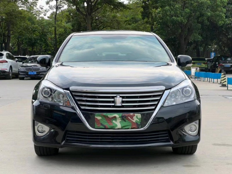 东莞13年丰田皇冠1