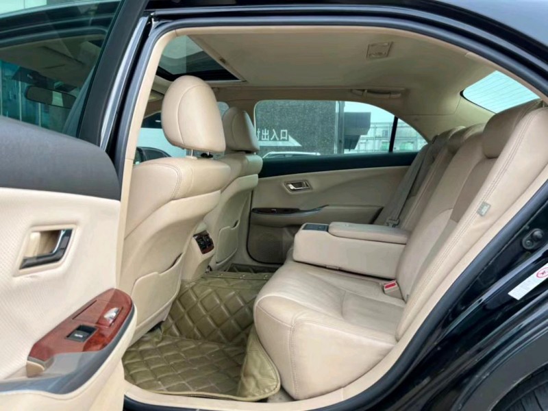 东莞13年丰田皇冠6