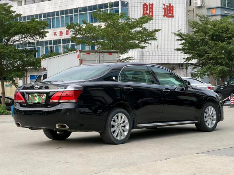 东莞13年丰田皇冠8