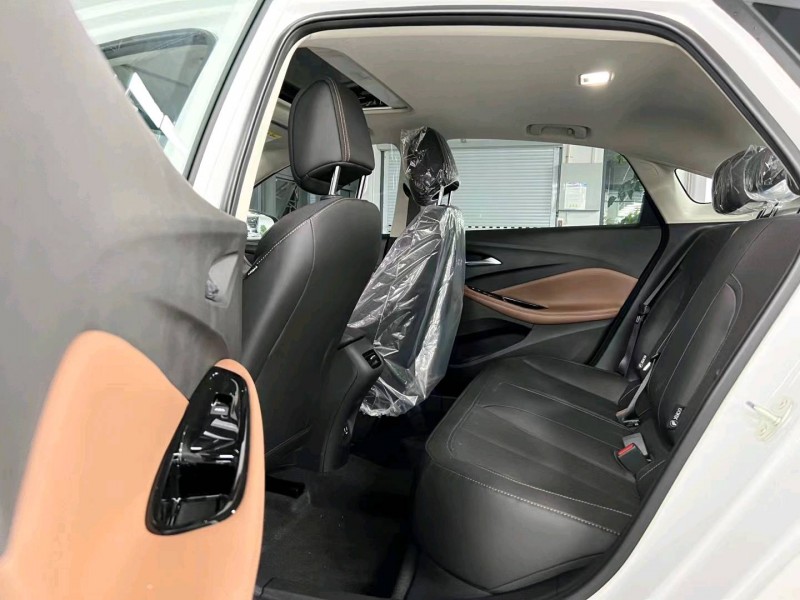 东莞22年别克威朗4