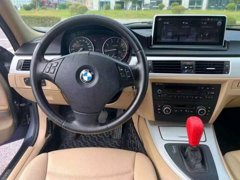 北京11年宝马3系8