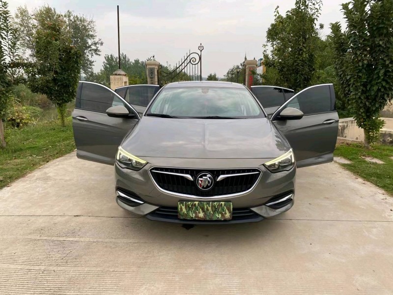 徐州17年别克君威8