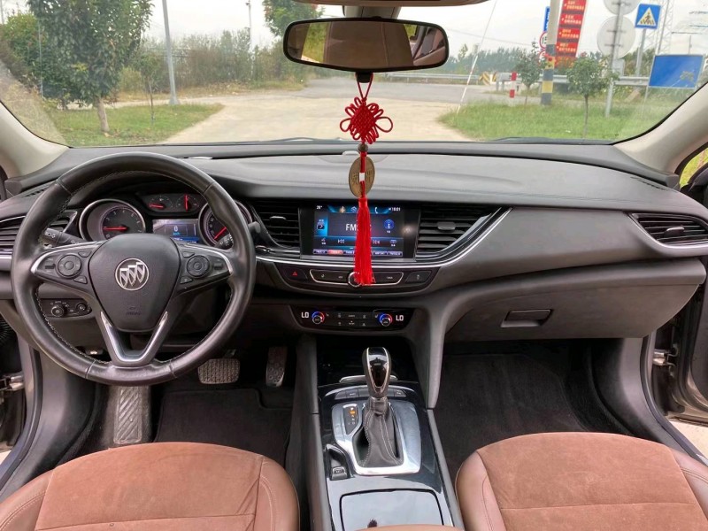 徐州17年别克君威2