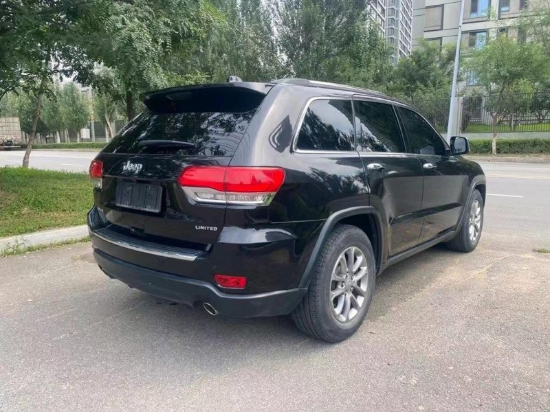 沈阳15年Jeep大切诺基4