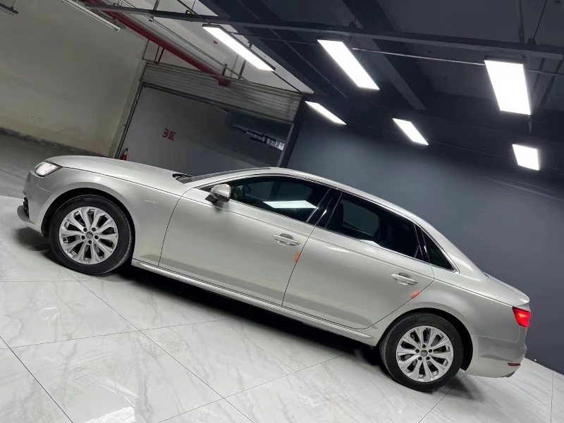 成都17年奥迪A4L5