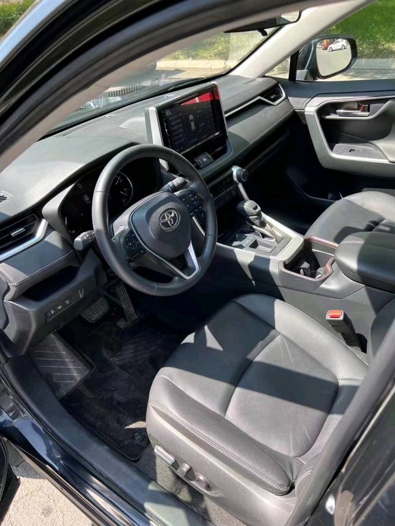 沈阳21年丰田RAV4荣放8