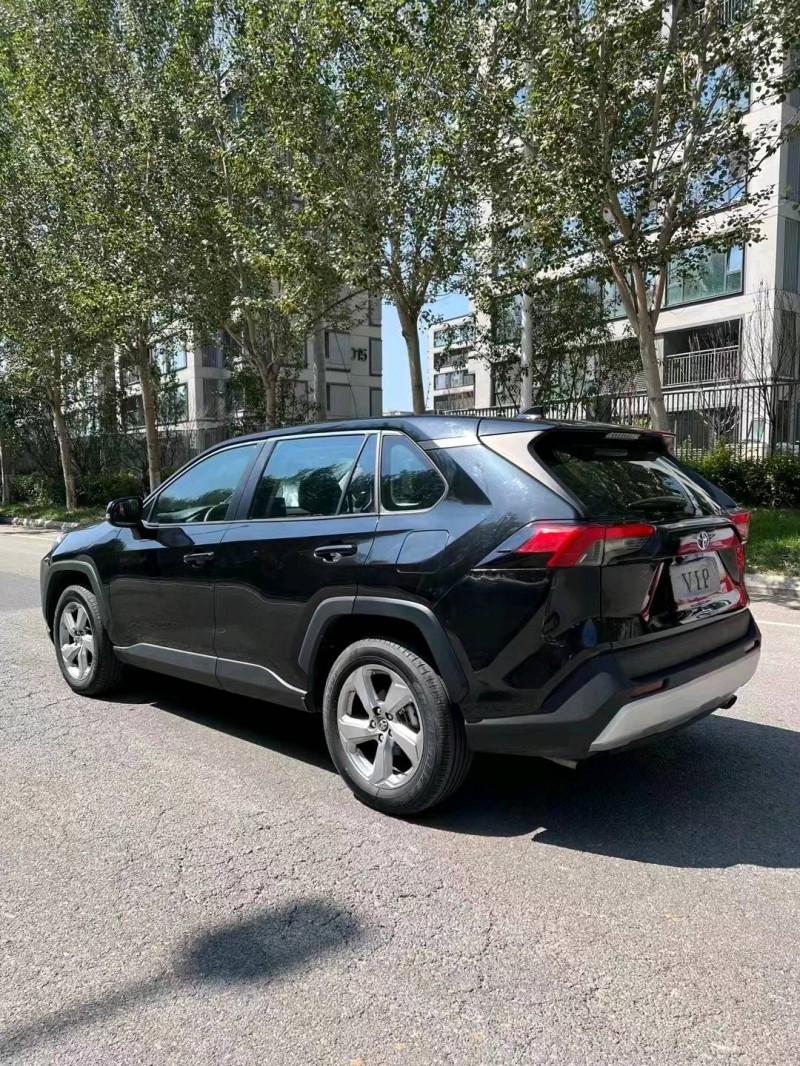 沈阳21年丰田RAV4荣放9