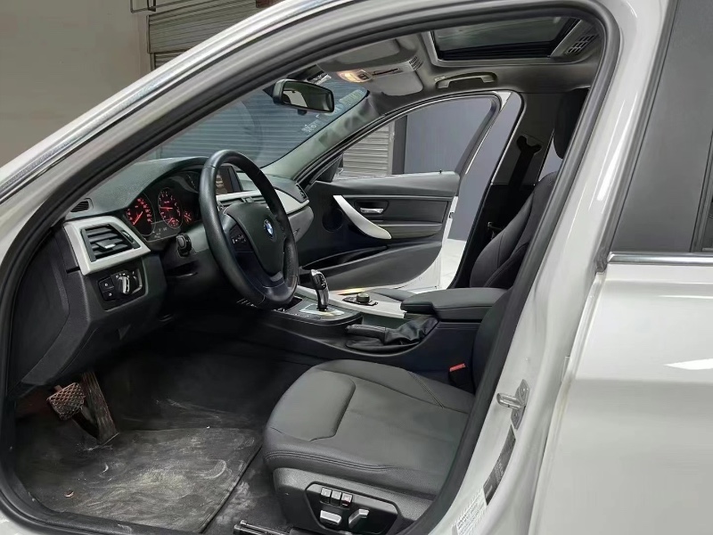 成都16年宝马3系2