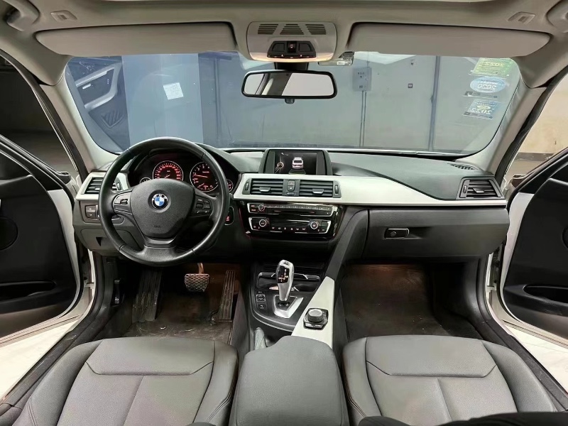 成都16年宝马3系7