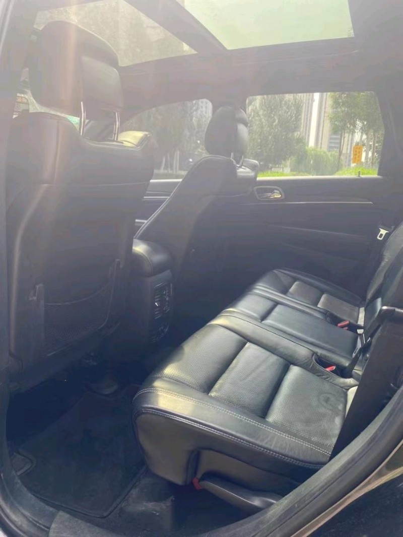 沈阳15年Jeep大切诺基4