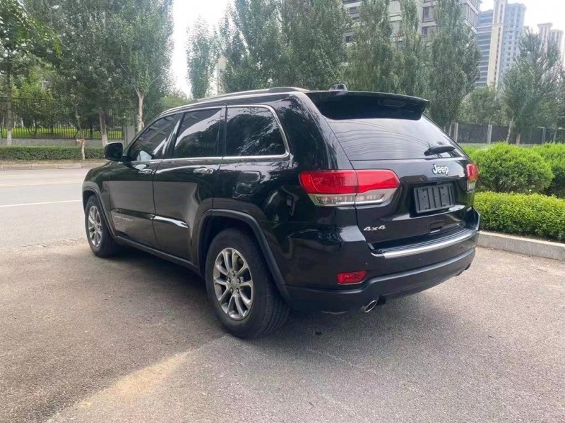 沈阳15年Jeep大切诺基3