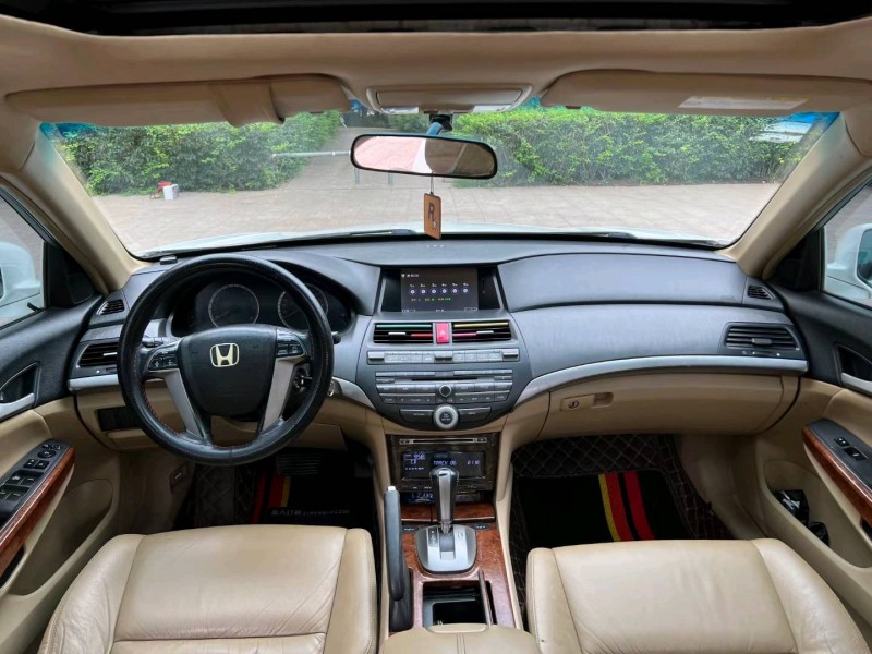 邢台11年本田雅阁7