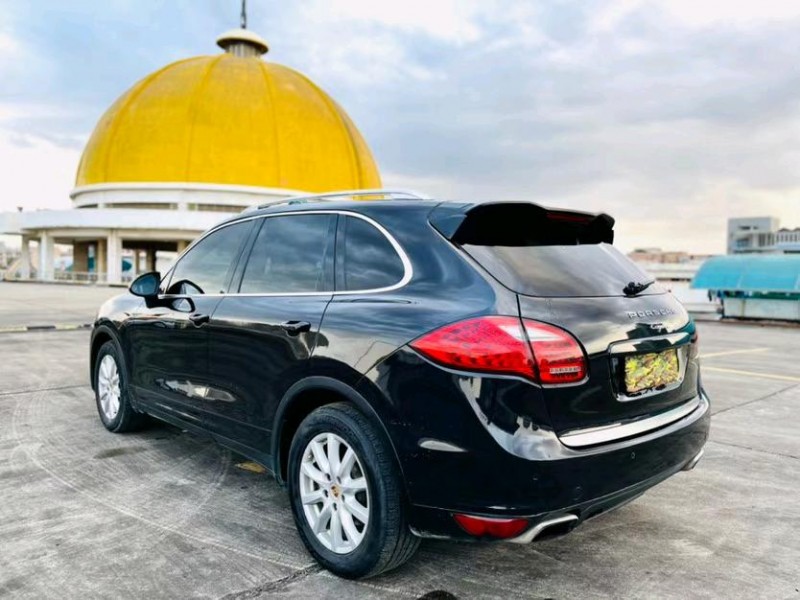 东莞11年保时捷卡宴7