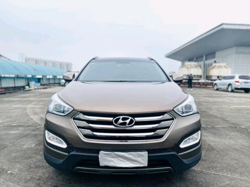 东莞15年现代全新胜达1