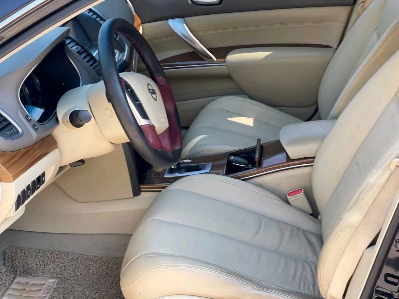 北京13年日产天籁8