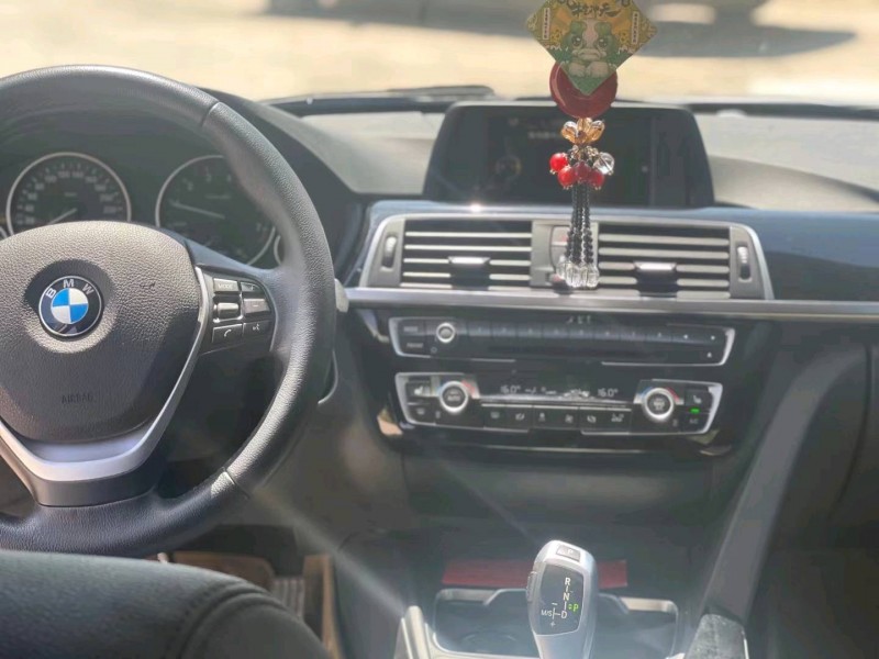 北京17年宝马3系3