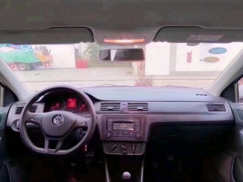 潍坊17年大众桑塔纳5