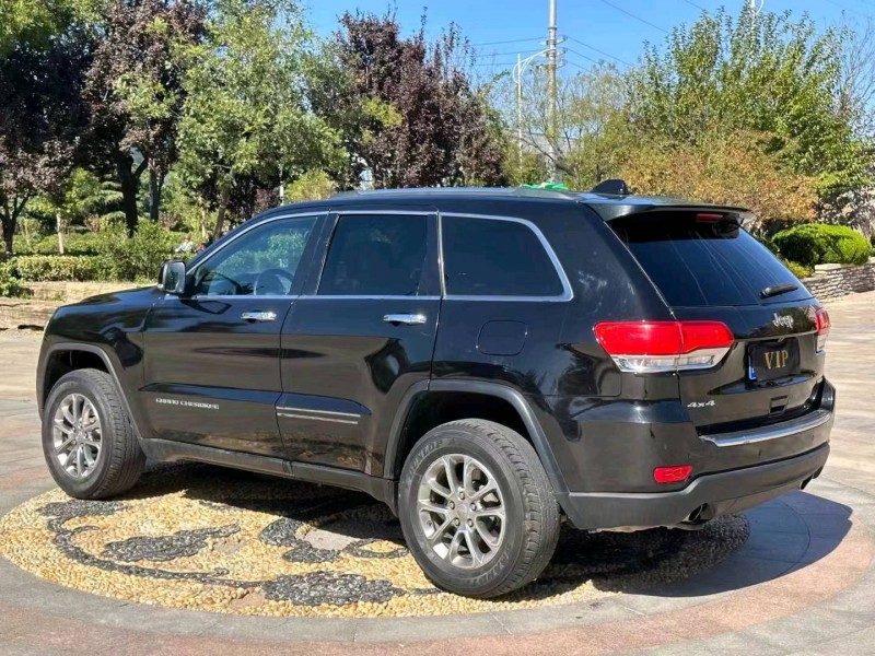 东营15年Jeep大切诺基4