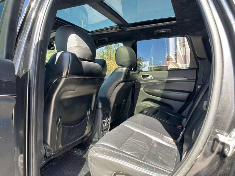 东营15年Jeep大切诺基8