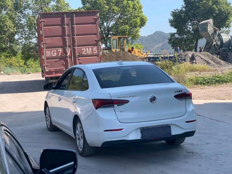 北京18年别克英朗5