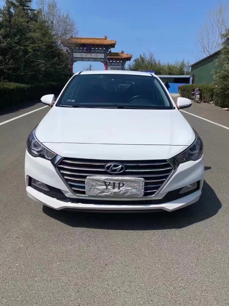 青岛19年现代悦纳1