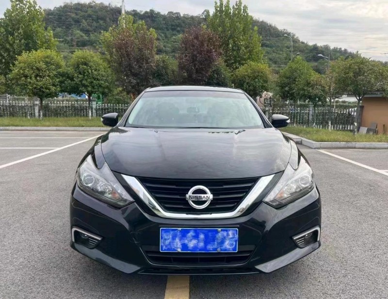 宜昌17年日產天籟1