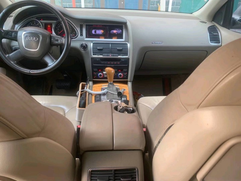 济南11年奥迪Q77