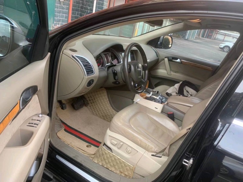 济南11年奥迪Q78