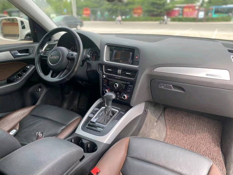 济宁16年奥迪Q55