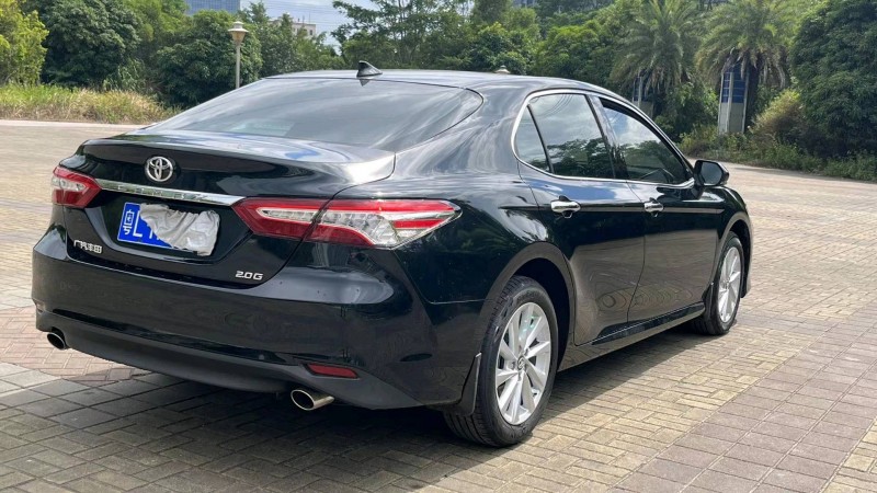 东莞22年丰田凯美瑞3