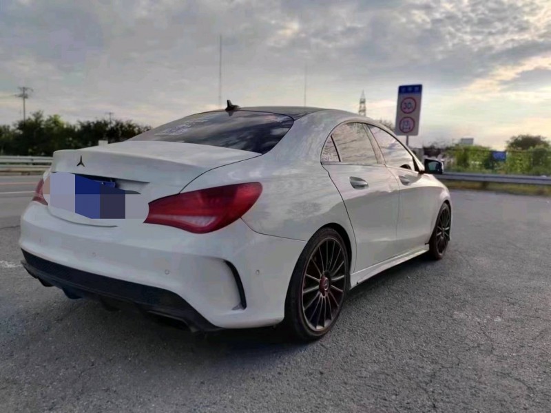 邯鄲16年奔馳AMG5