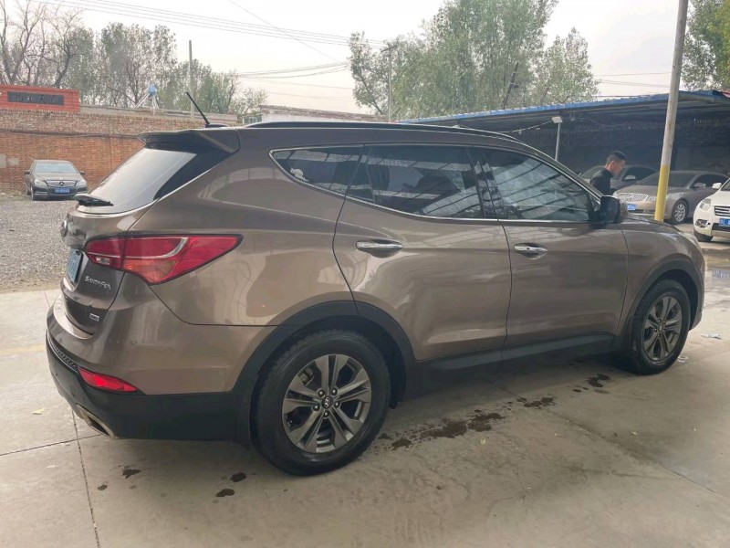 保定15年现代新胜达5