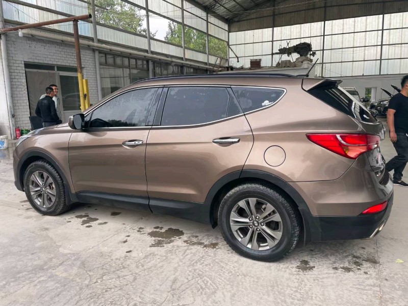 保定15年现代新胜达4