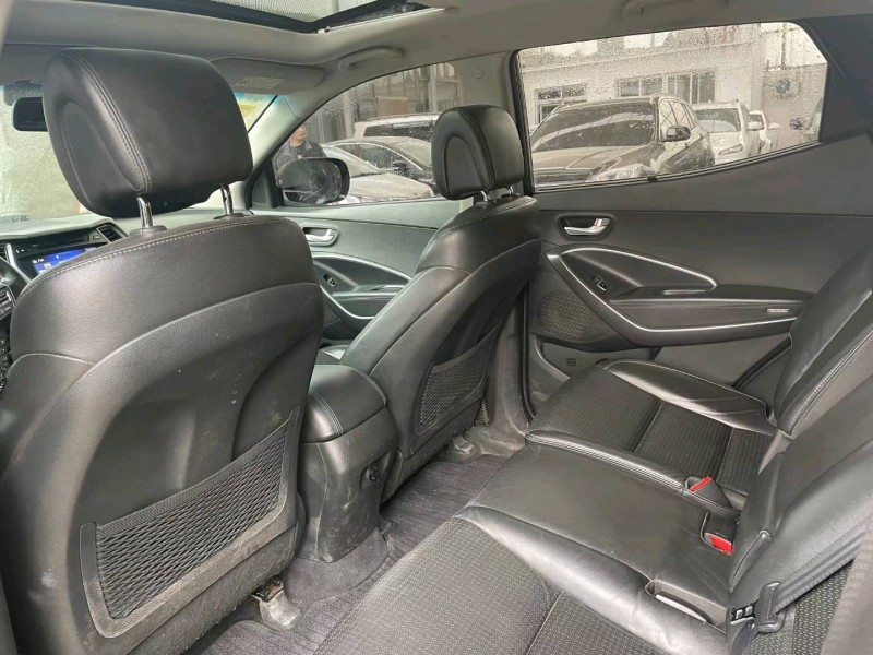 保定15年现代新胜达8