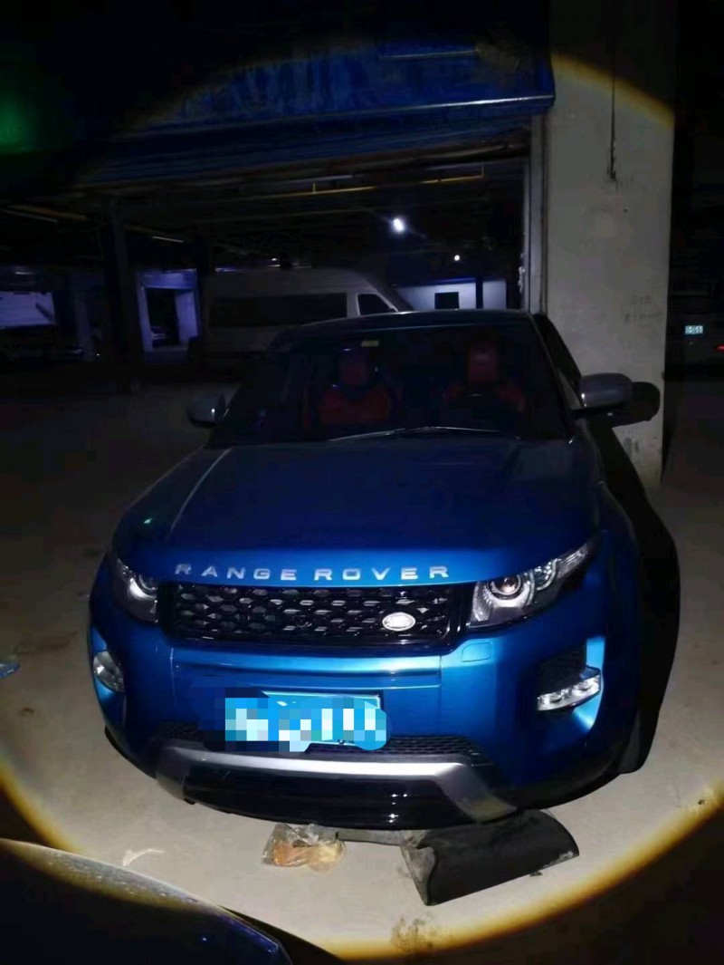 济宁12年路虎极光1