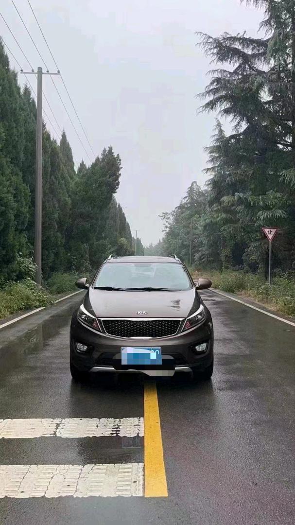 济南17年起亚智跑1