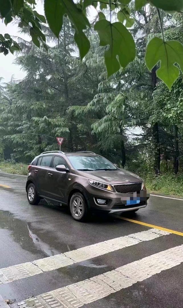 济南17年起亚智跑2