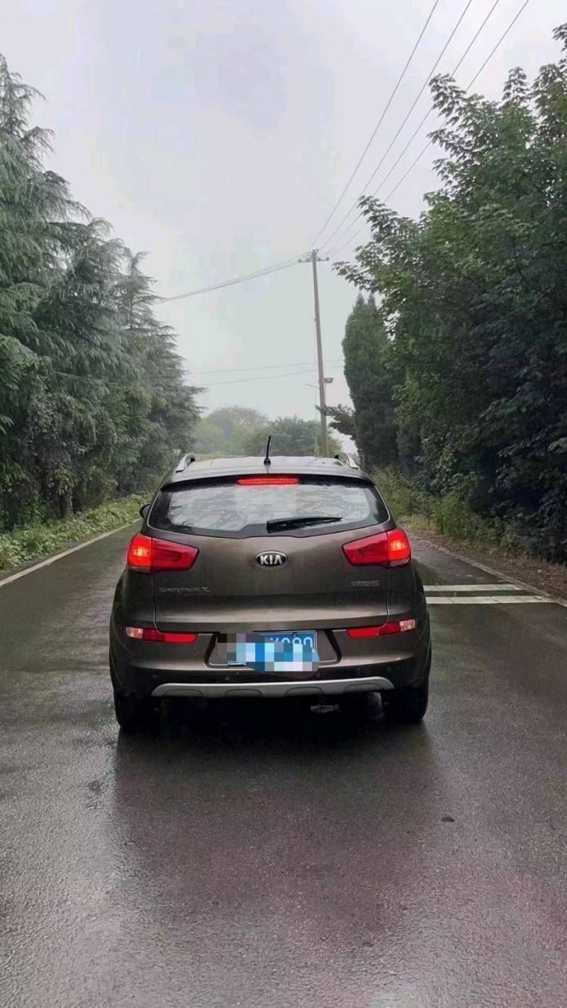 济南17年起亚智跑5