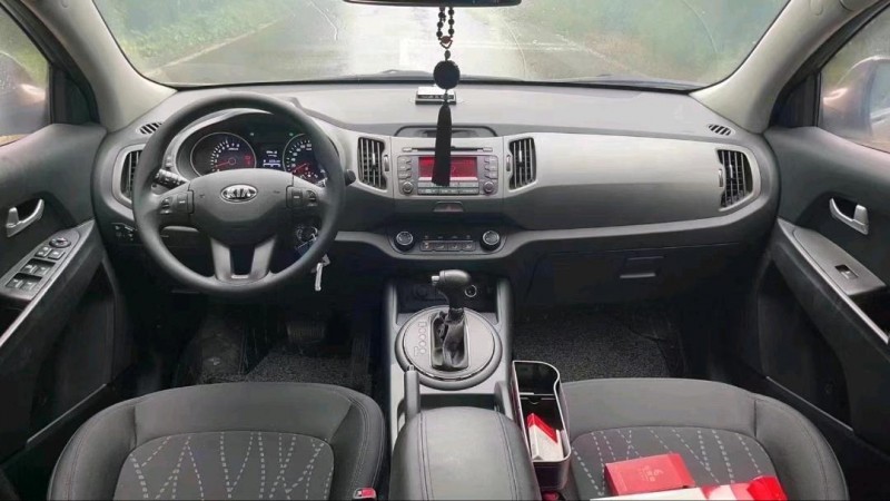 济南17年起亚智跑7