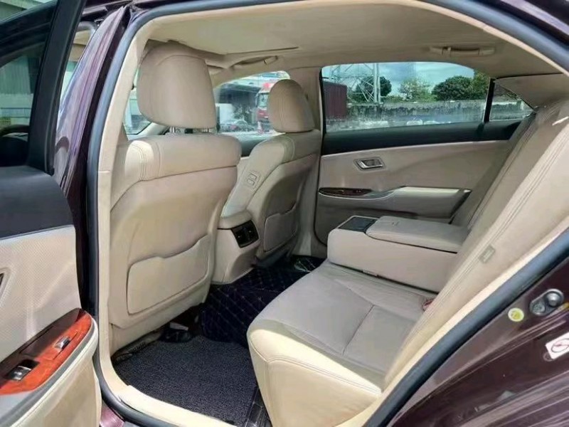 东莞15年丰田皇冠5