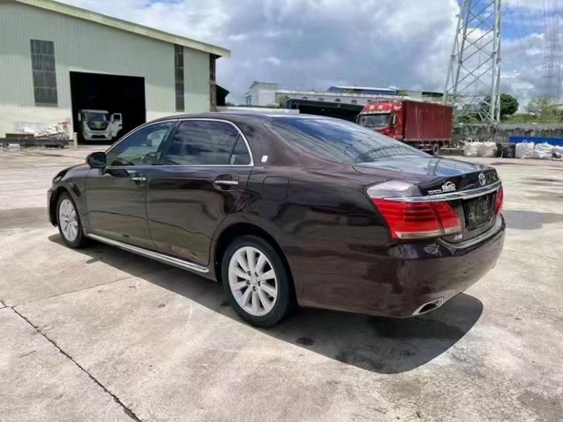 东莞15年丰田皇冠7