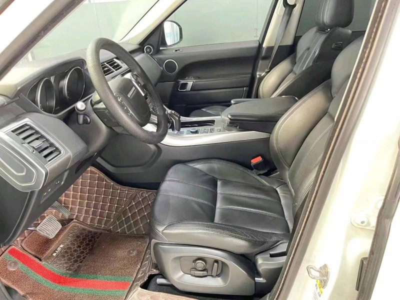 济宁17年路虎揽胜运动4