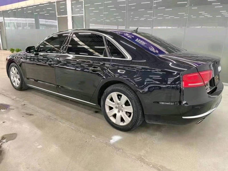 济宁13年奥迪A8L7