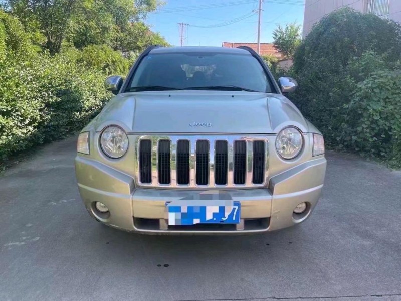 枣庄10年Jeep指南者9