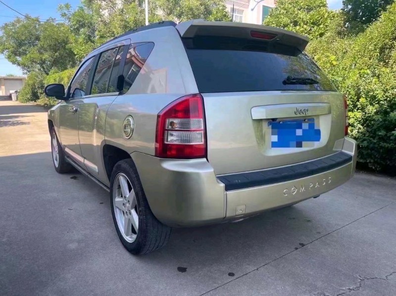 枣庄10年Jeep指南者6