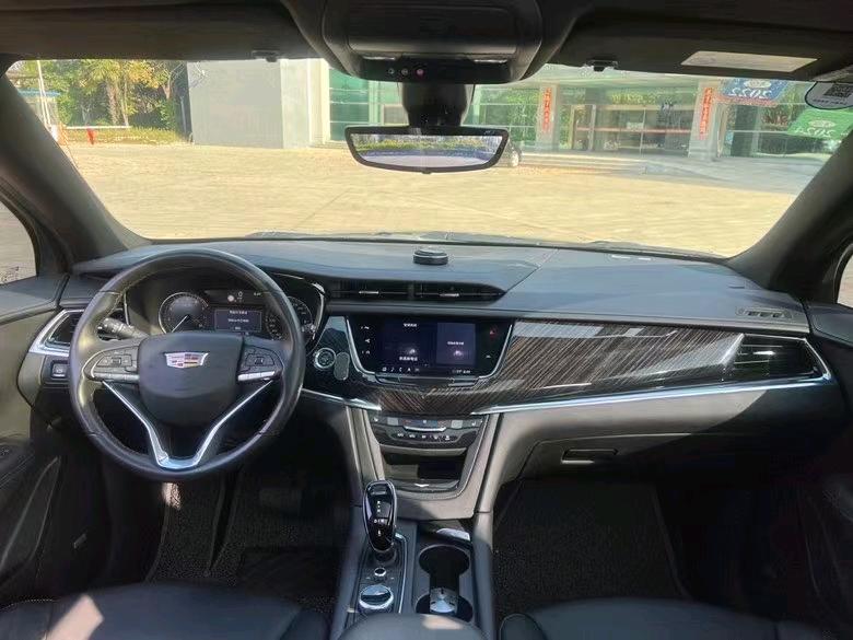 盐城20年凯迪拉克XT67