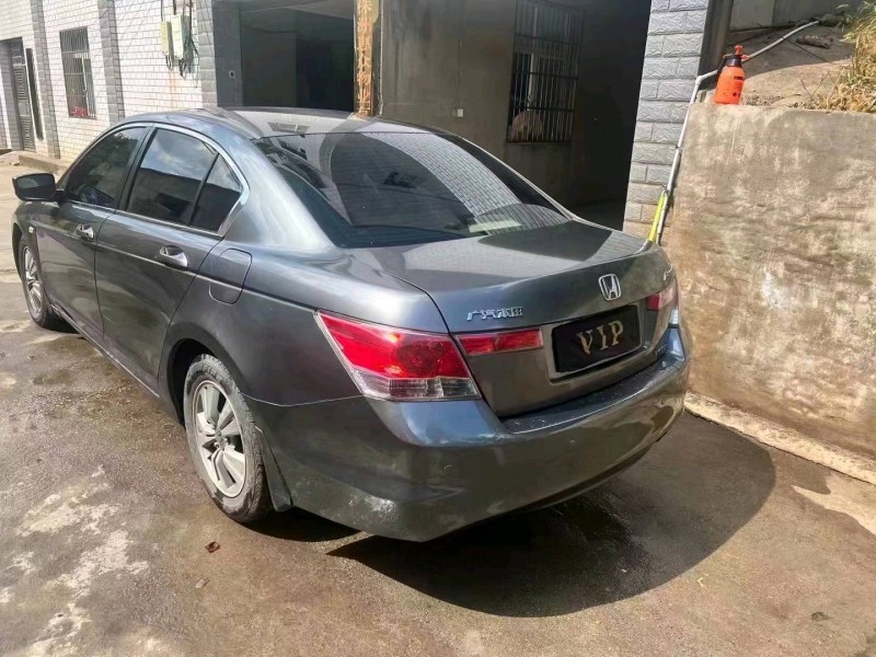 邵阳10年本田雅阁7